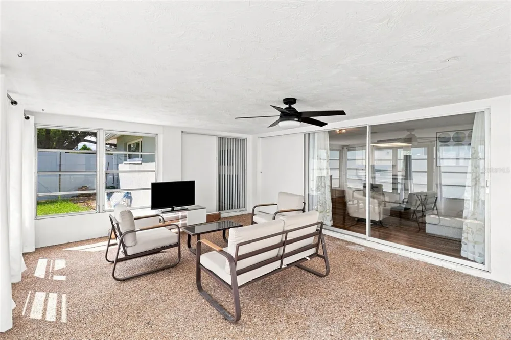 1511 S HILLCREST AVENUE Clearwater, FL 33756