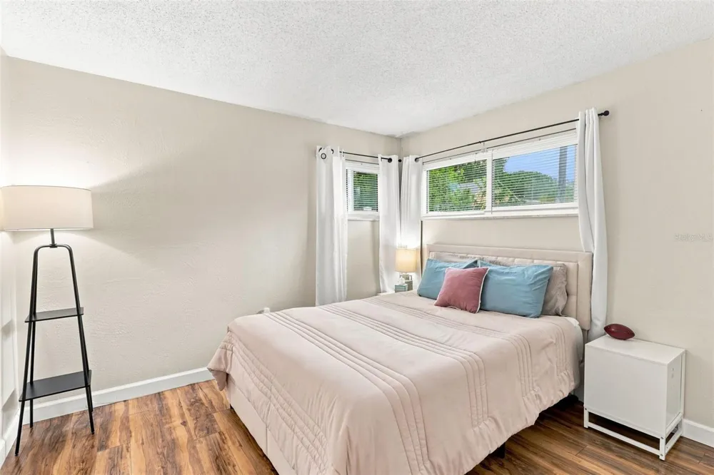 1511 S HILLCREST AVENUE Clearwater, FL 33756