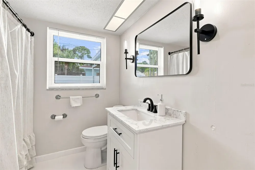 1511 S HILLCREST AVENUE Clearwater, FL 33756