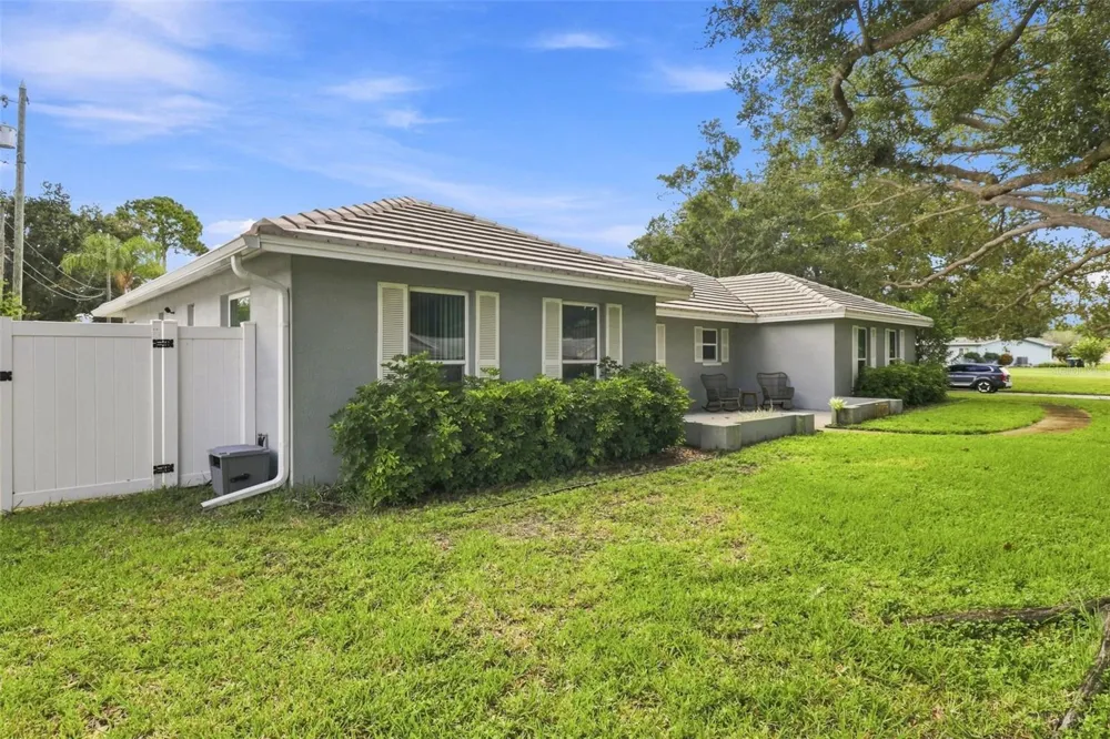 1511 S HILLCREST AVENUE Clearwater, FL 33756