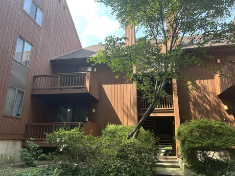 520 TEAL PLAZA