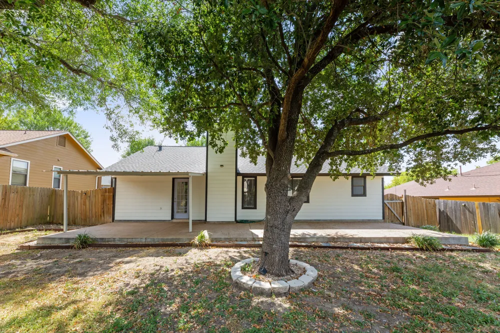 2401 Lasso Drive Round Rock, TX 78681