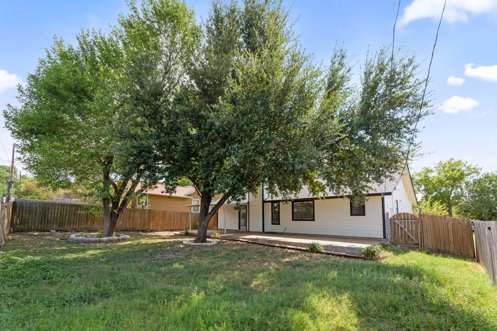 2401 Lasso Drive Round Rock, TX 78681