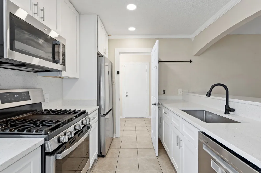 2401 Lasso Drive Round Rock, TX 78681