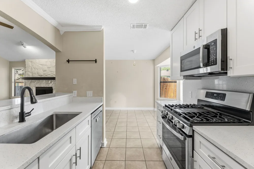 2401 Lasso Drive Round Rock, TX 78681
