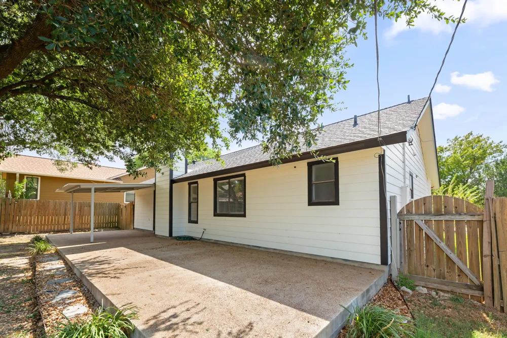 2401 Lasso Drive Round Rock, TX 78681