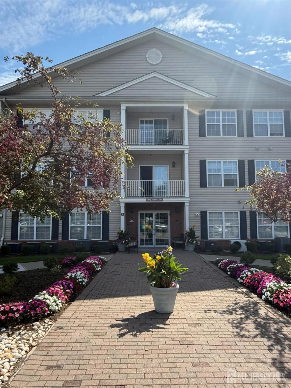 31 Liddle Avenue Edison, NJ 08837