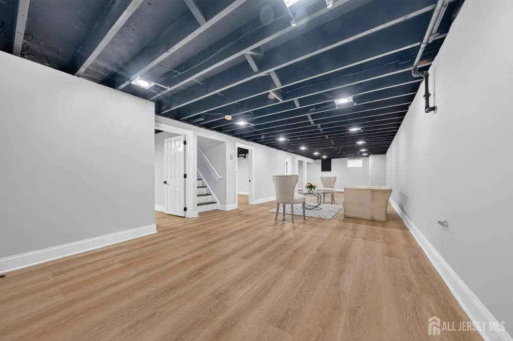173 Howe Place Piscataway, NJ 08854