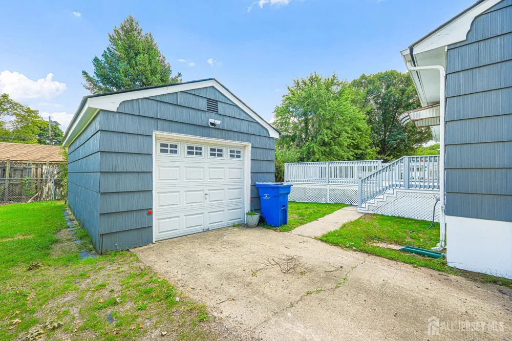 173 Howe Place Piscataway, NJ 08854