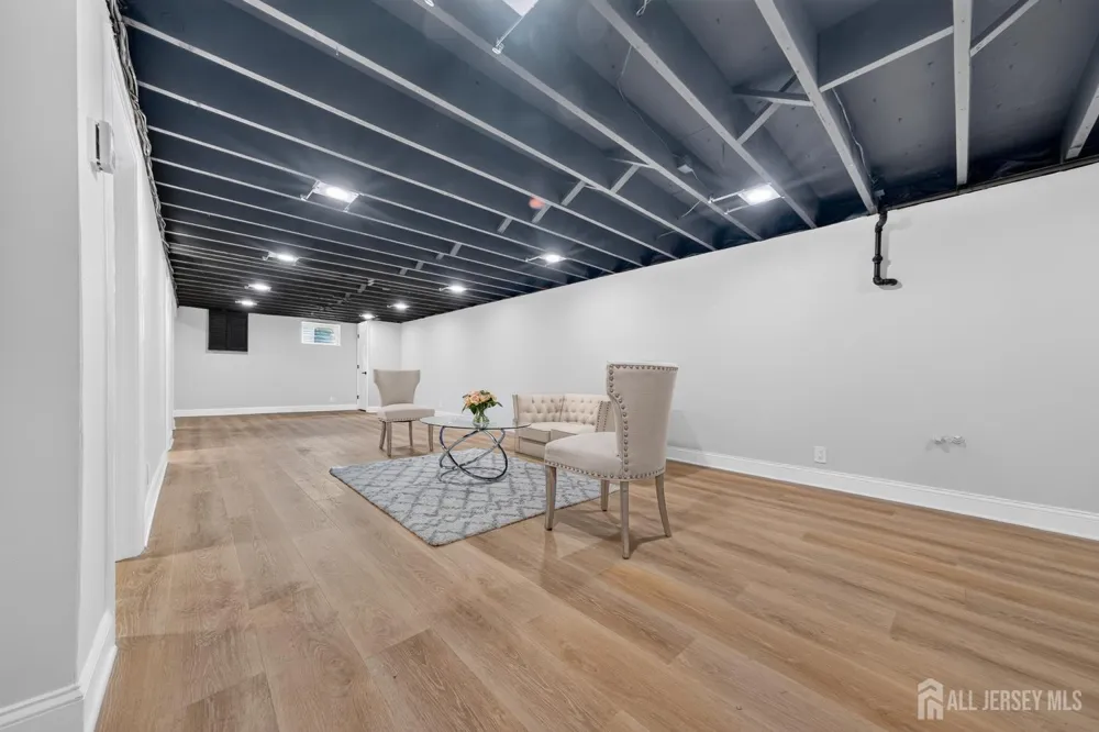 173 Howe Place Piscataway, NJ 08854