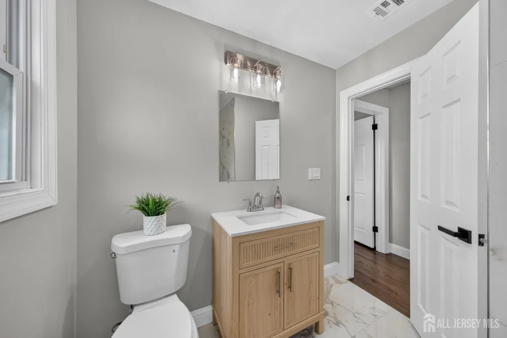 173 Howe Place Piscataway, NJ 08854