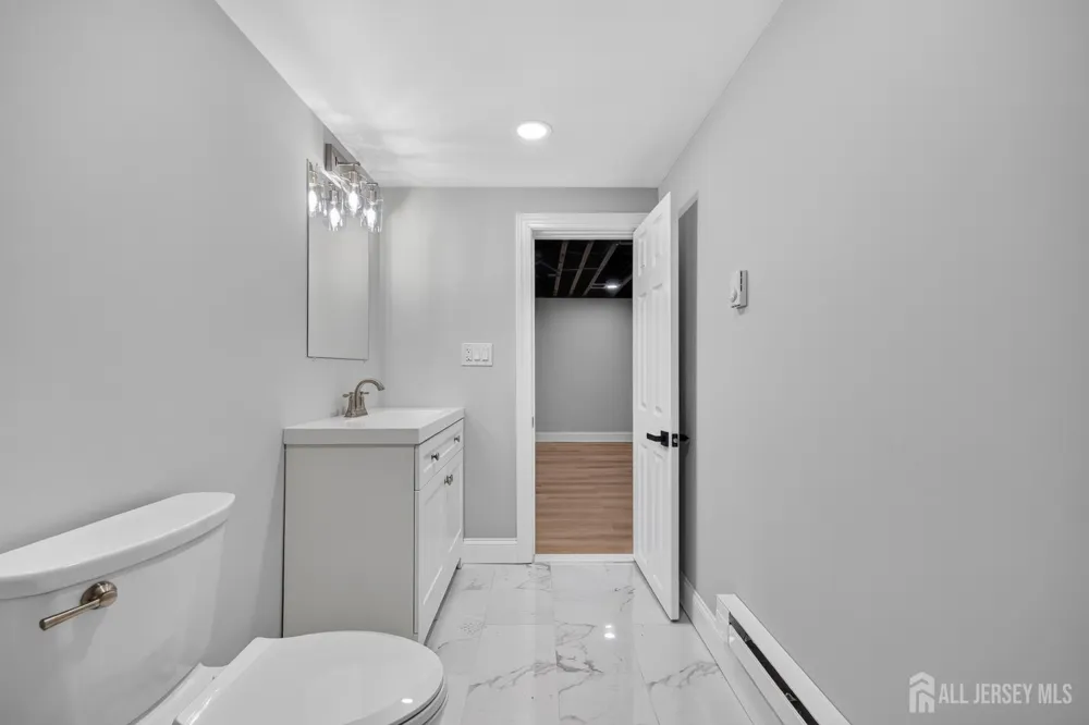 173 Howe Place Piscataway, NJ 08854