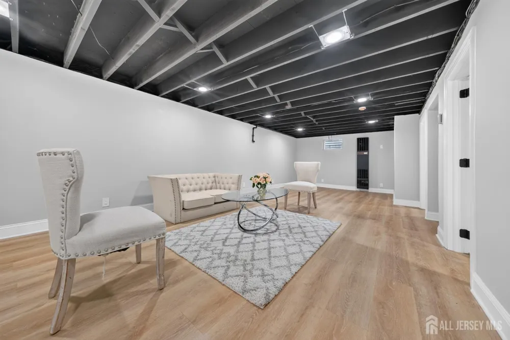 173 Howe Place Piscataway, NJ 08854