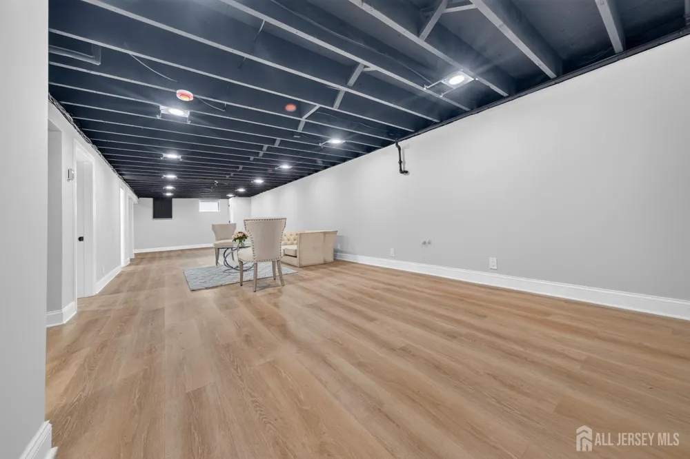 173 Howe Place Piscataway, NJ 08854