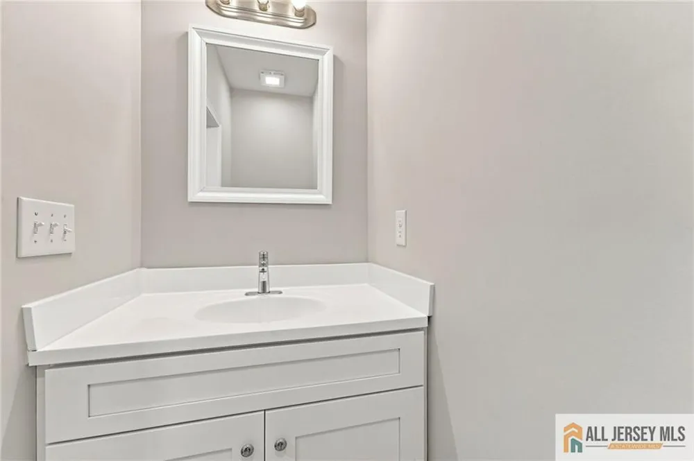 146 Hillside Avenue Piscataway, NJ 08854