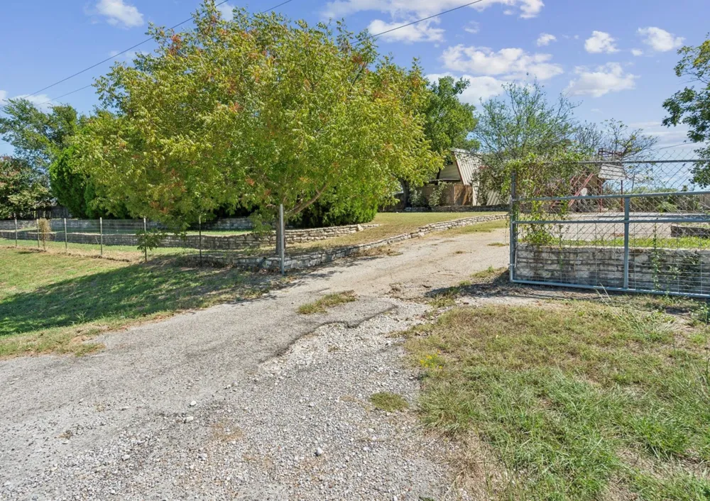 157 Business Boulevard Granbury, TX 76049
