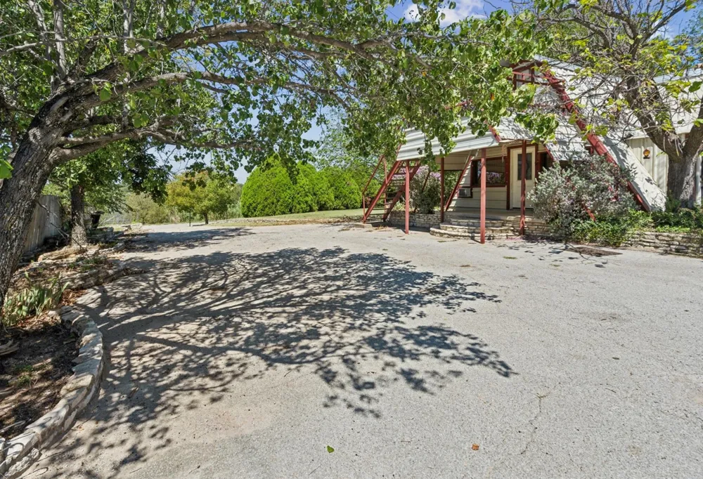 157 Business Boulevard Granbury, TX 76049