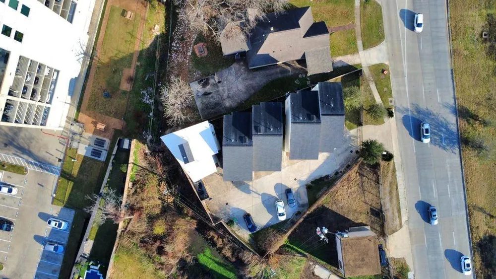 146 Carson Court Houston, TX 77004
