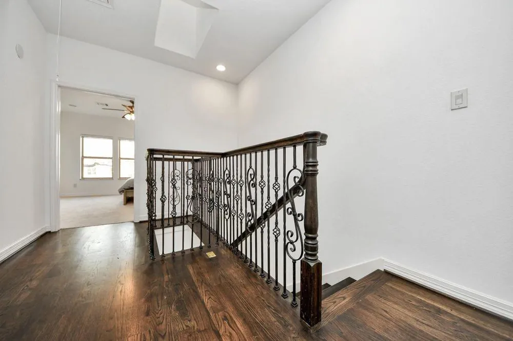 146 Carson Court Houston, TX 77004