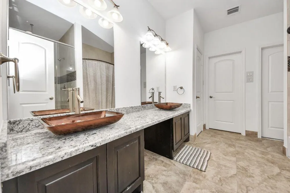 146 Carson Court Houston, TX 77004