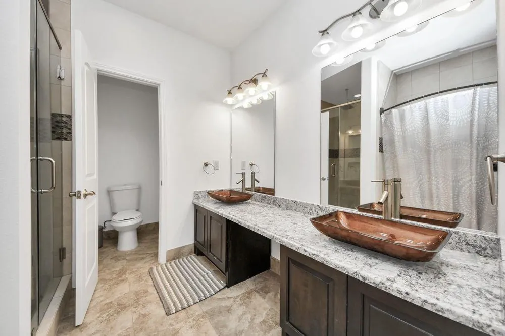146 Carson Court Houston, TX 77004