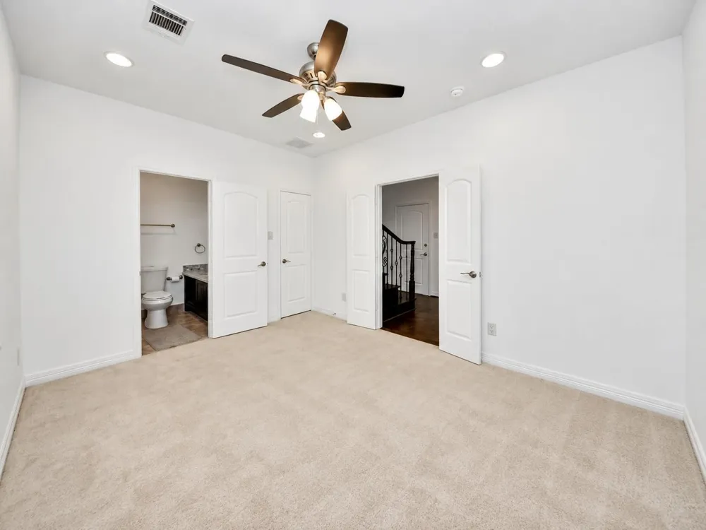 146 Carson Court Houston, TX 77004