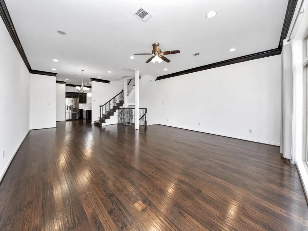 146 Carson Court Houston, TX 77004