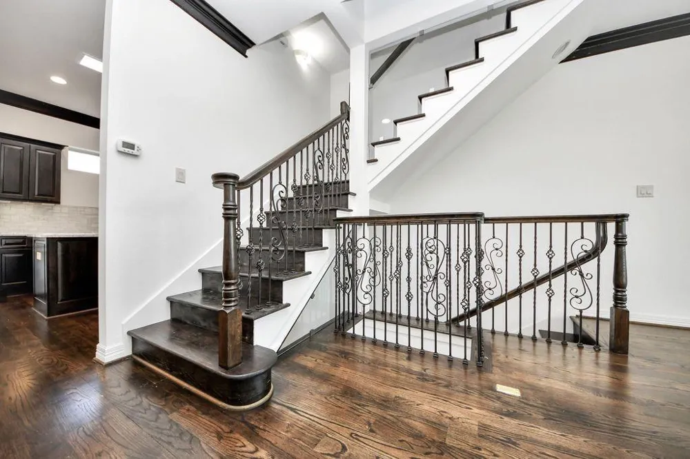 146 Carson Court Houston, TX 77004