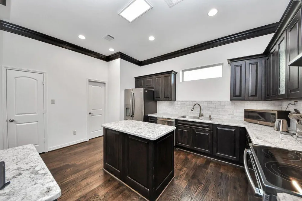 146 Carson Court Houston, TX 77004