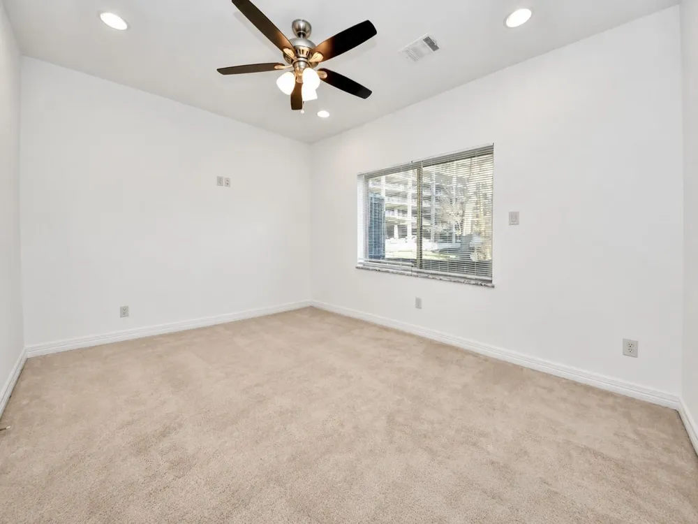 146 Carson Court Houston, TX 77004