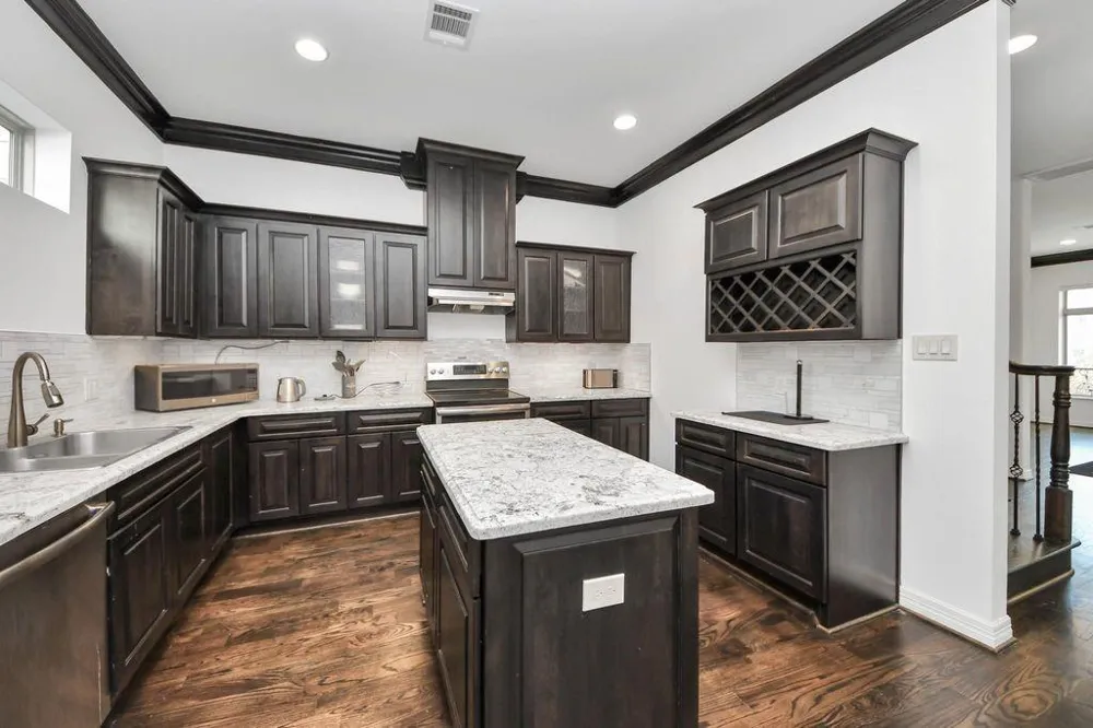 146 Carson Court Houston, TX 77004