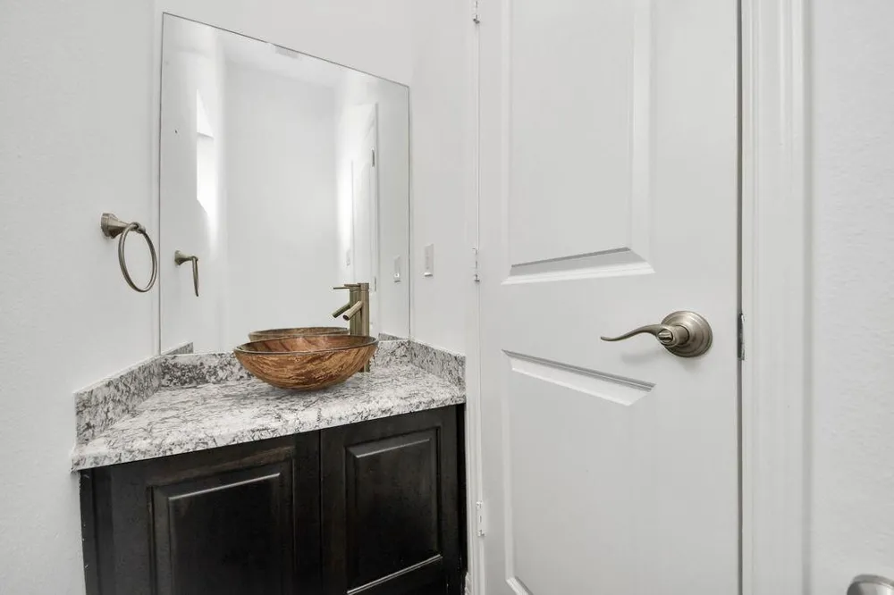 146 Carson Court Houston, TX 77004