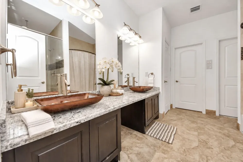 146 Carson Court Houston, TX 77004