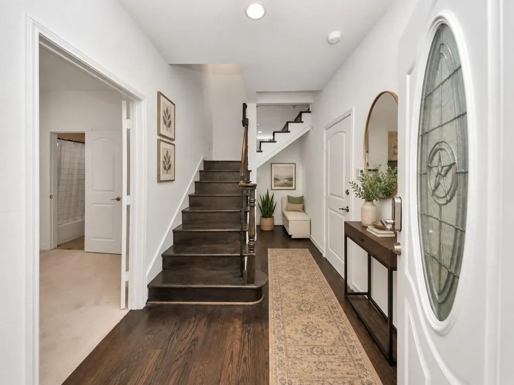 146 Carson Court Houston, TX 77004