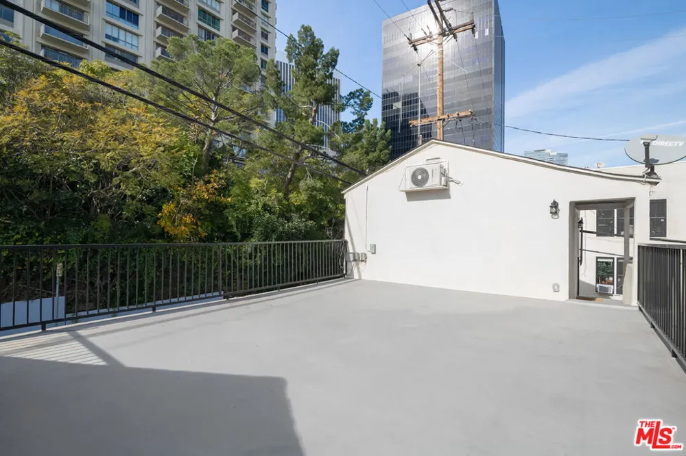 407 Shirley Place #3/4 Beverly Hills, CA 90212