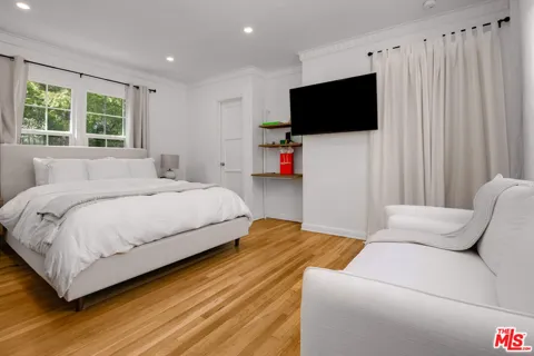 407 Shirley Place #3/4