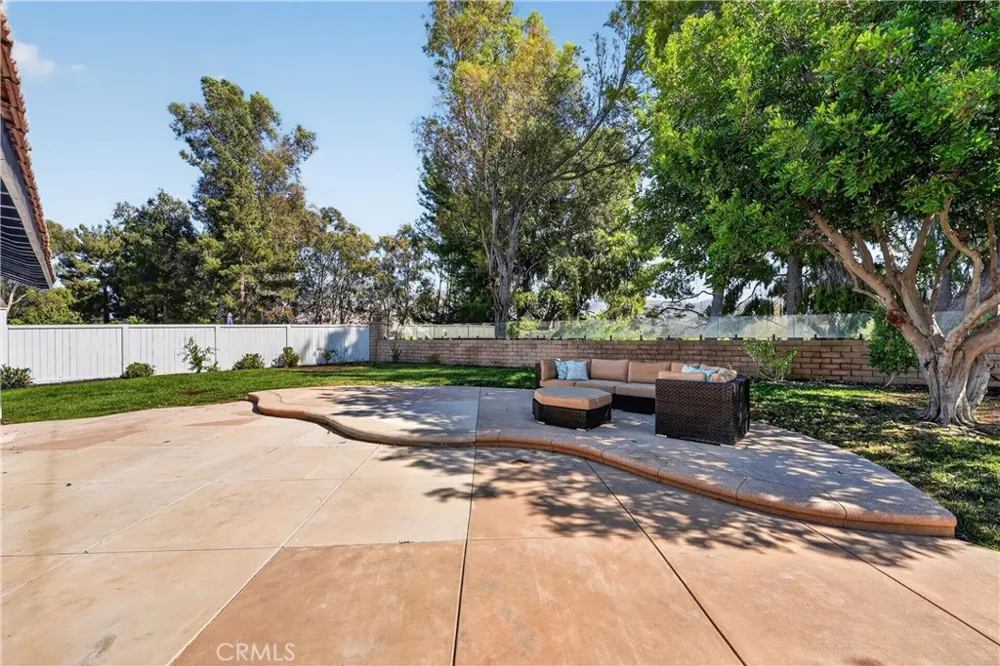 24604 Via Vallarta Yorba Linda, CA 92887