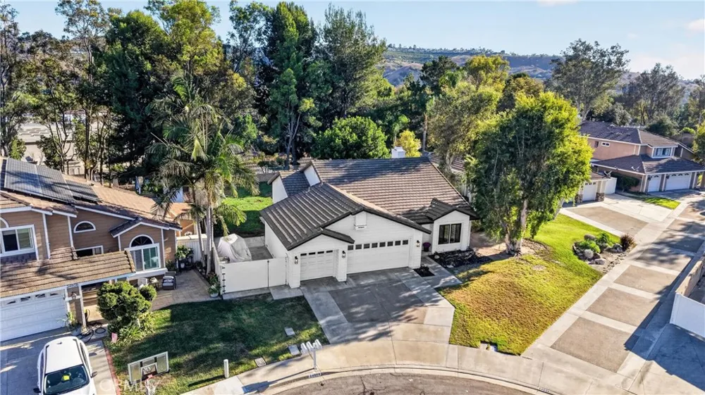24604 Via Vallarta Yorba Linda, CA 92887
