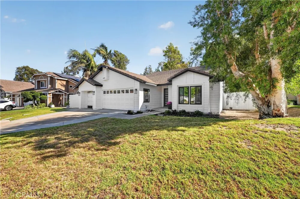 24604 Via Vallarta Yorba Linda, CA 92887