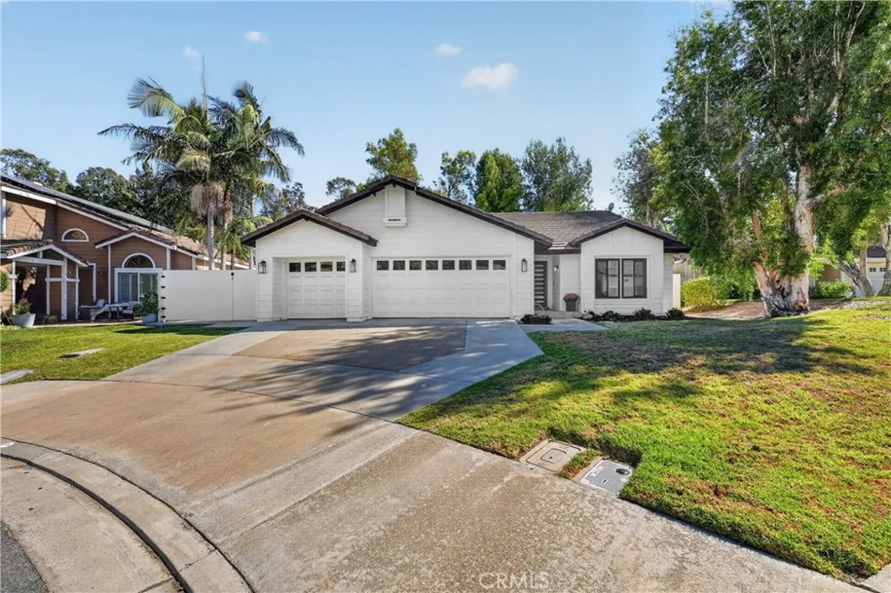 24604 Via Vallarta Yorba Linda, CA 92887