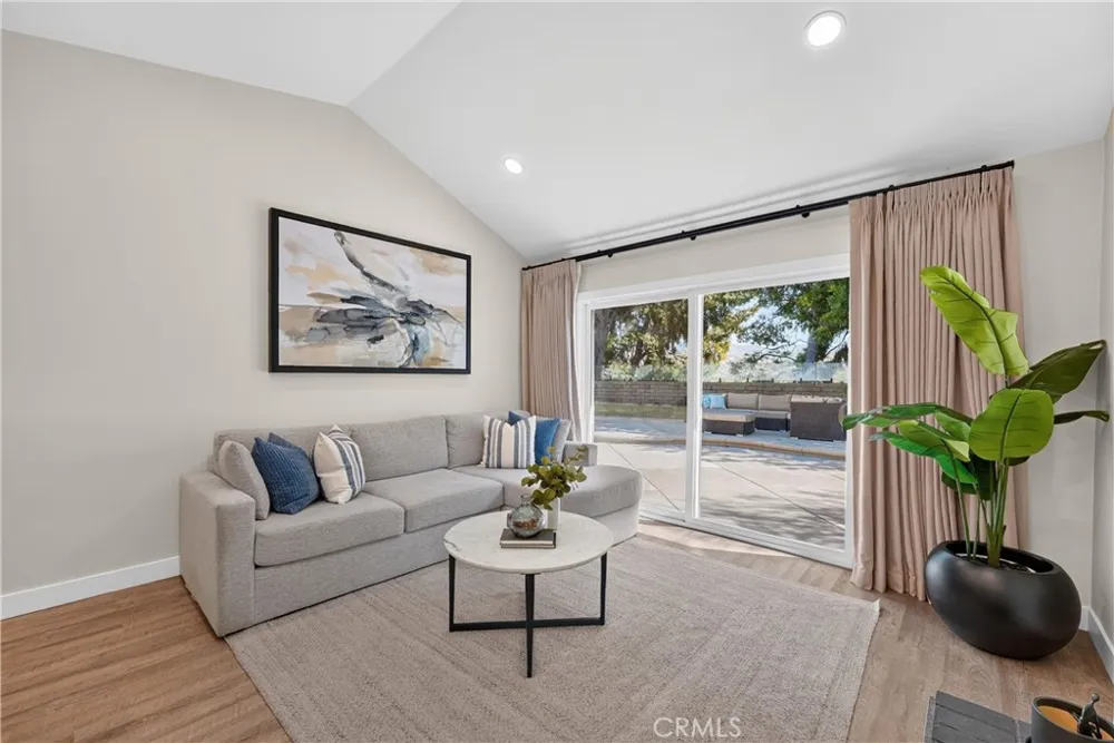 24604 Via Vallarta Yorba Linda, CA 92887