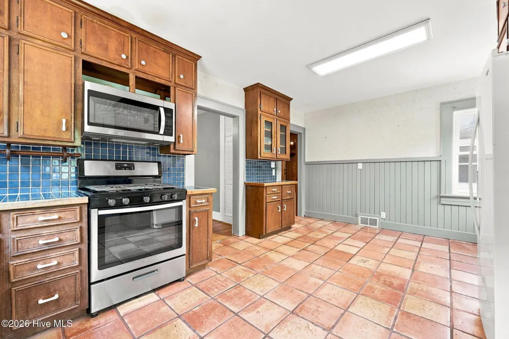 2503 E 5th Street Greenville, NC 27858