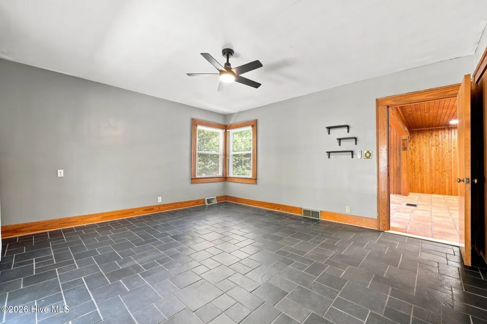 2503 E 5th Street Greenville, NC 27858