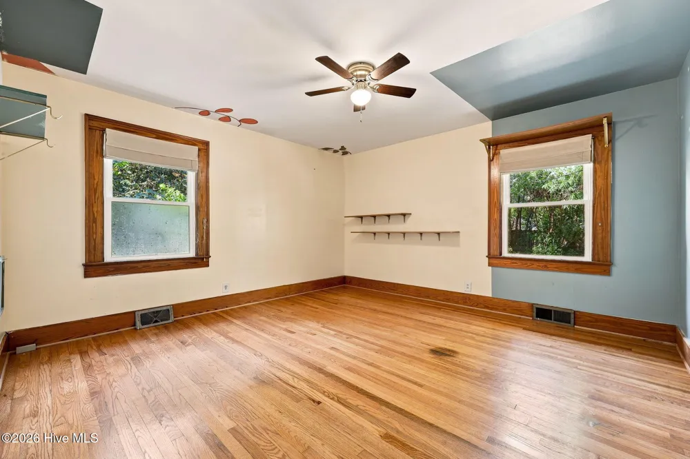 2503 E 5th Street Greenville, NC 27858