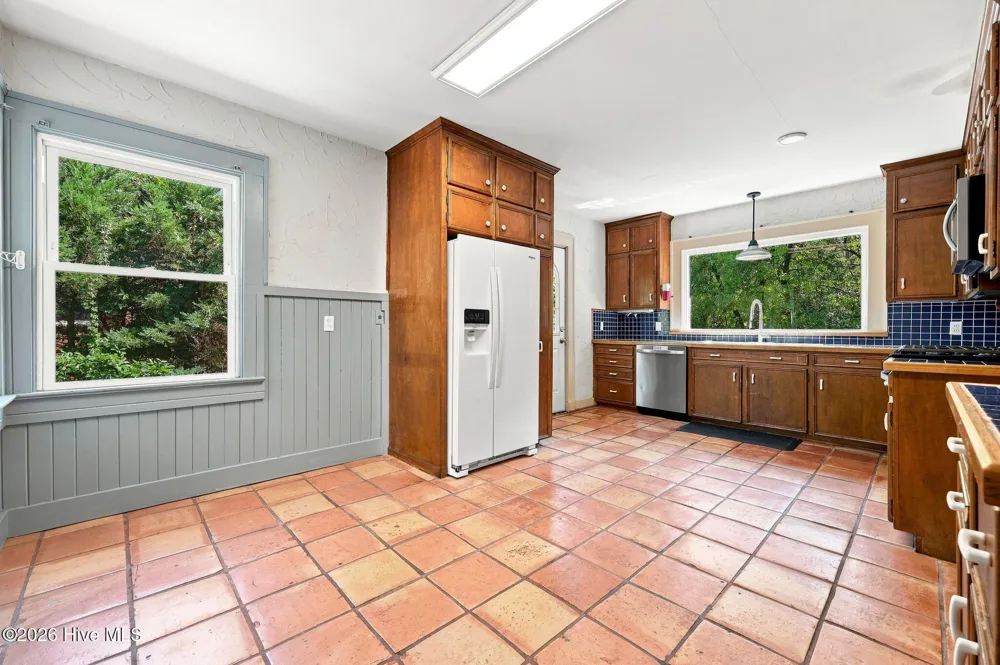 2503 E 5th Street Greenville, NC 27858