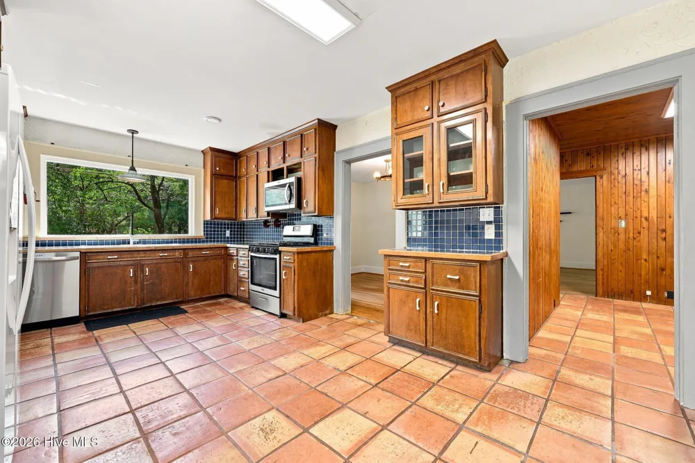 2503 E 5th Street Greenville, NC 27858