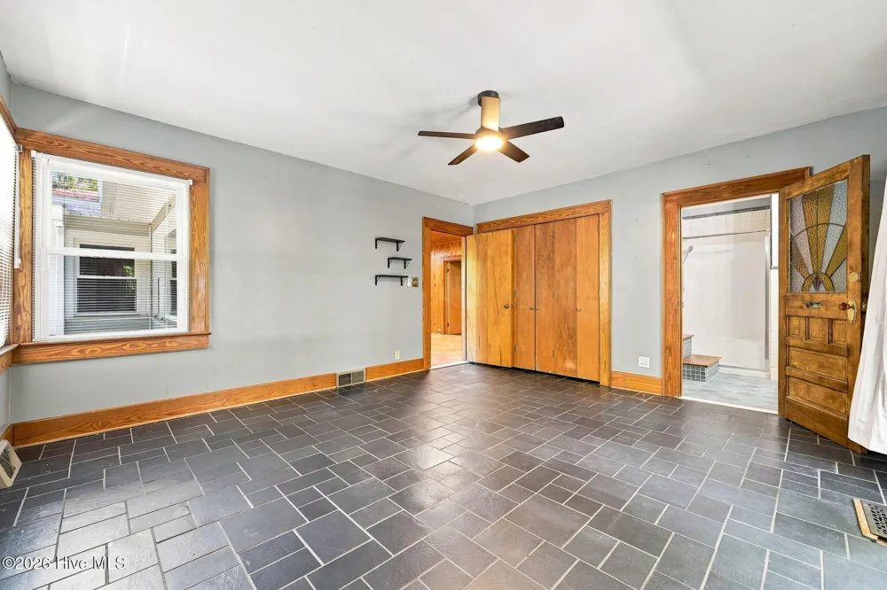 2503 E 5th Street Greenville, NC 27858