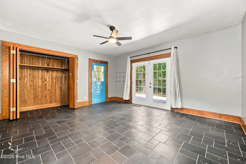 2503 E 5th Street Greenville, NC 27858