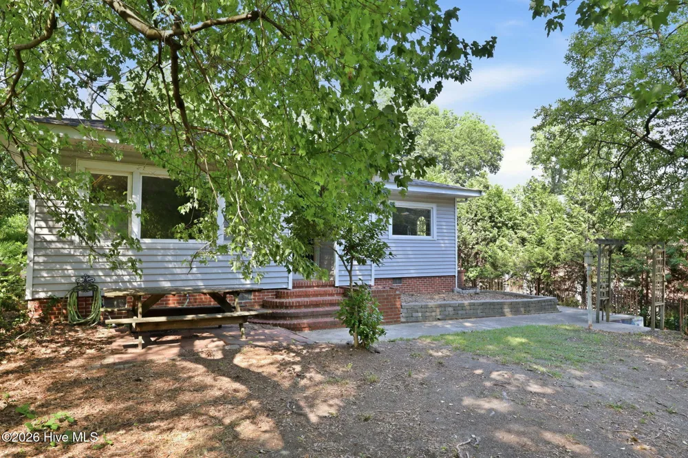 2503 E 5th Street Greenville, NC 27858
