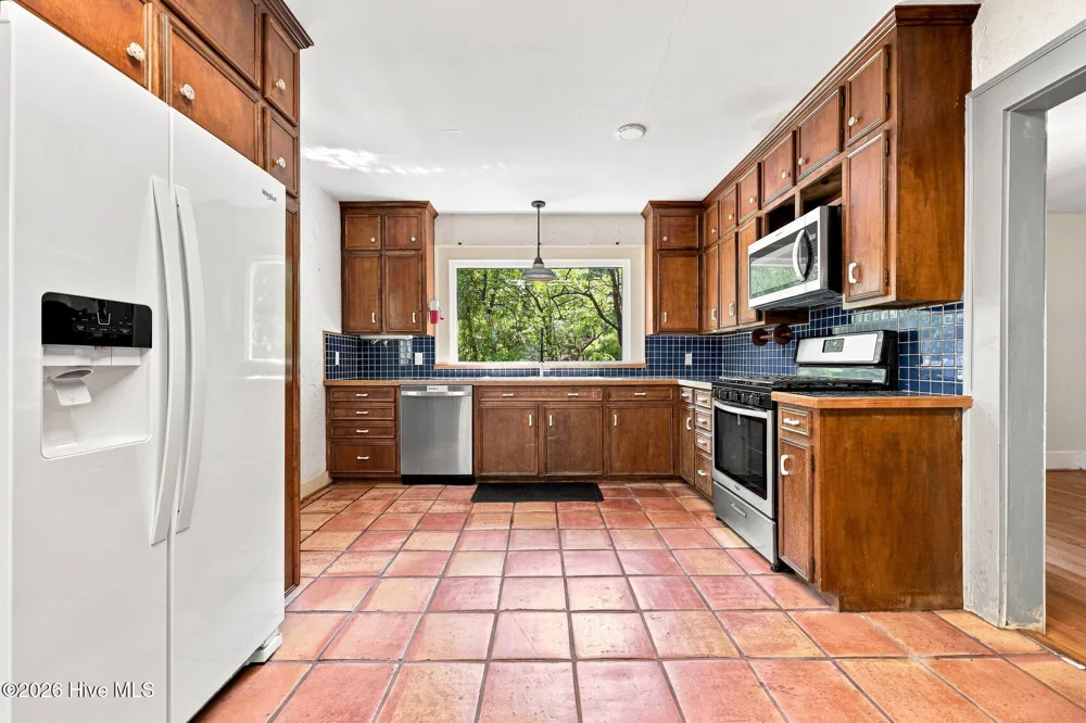 2503 E 5th Street Greenville, NC 27858